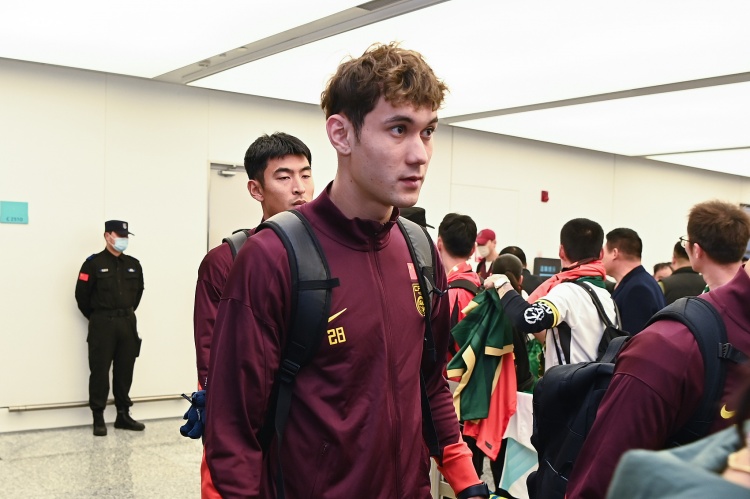 北青:U22国足是未来中国足球中坚力量,但竞争力需重新审视